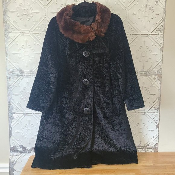 Handmade Jackets & Blazers - Vintage Black Coat with Fur Collar Granny Chic